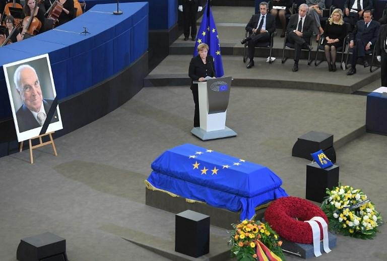 "Pai da reunifica&ccedil;&atilde;o alem&atilde;" &eacute; homenageado na Europa