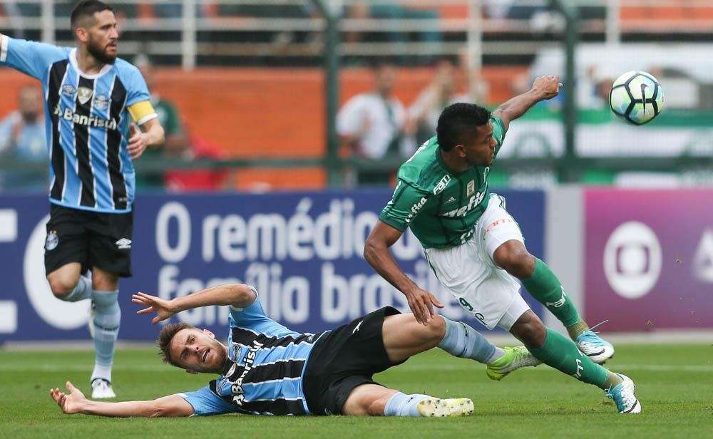 Renato lamentou a infelicidade do gol contra que deu a vit&oacute;ria para o Palmeiras