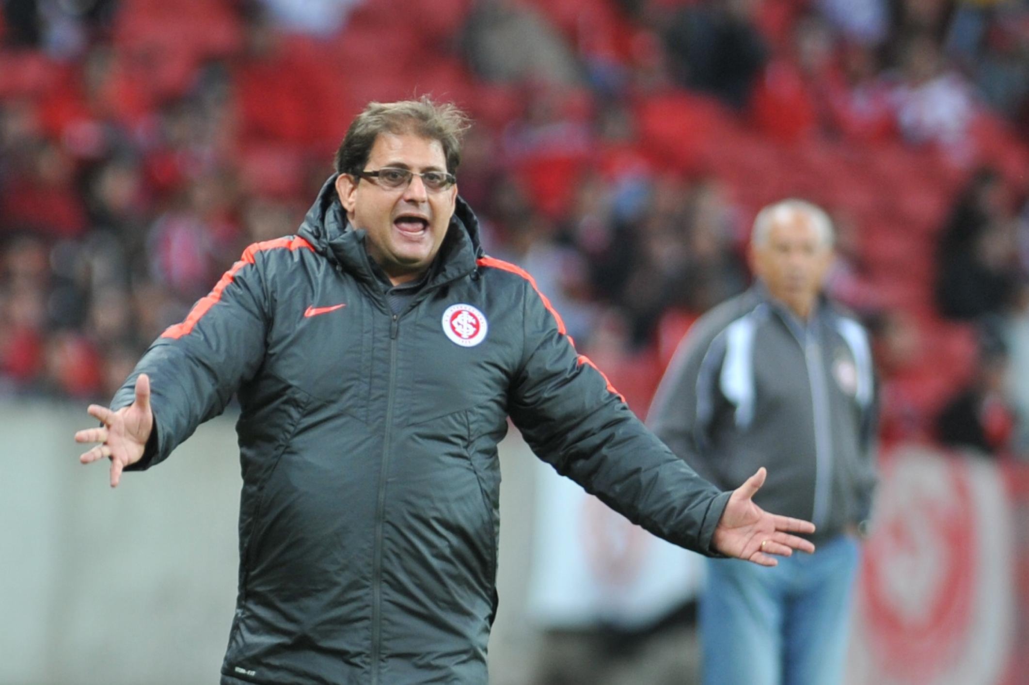 Guto Ferreira v&ecirc; avan&ccedil;os do time sob seu comando