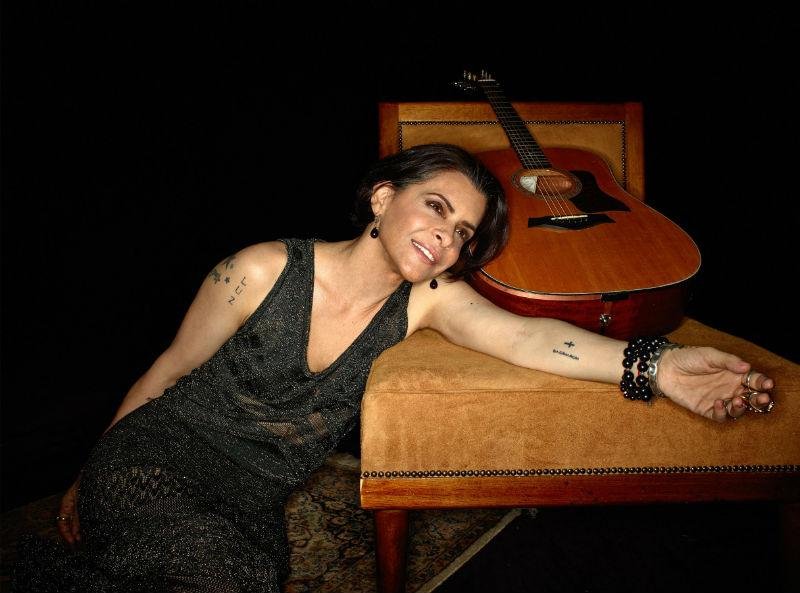 Sarau e espet&aacute;culo com Marina Lima e Antonio Cicero encerram s&eacute;rie do Unim&uacute;sica