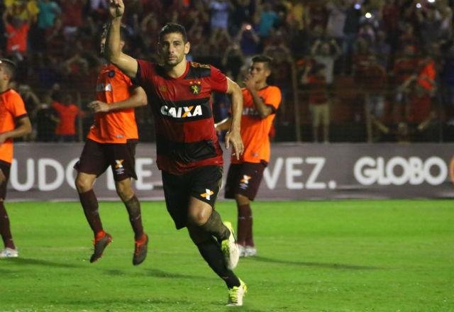 Time paranaense poupou jogadores em raz&atilde;o da Libertadores