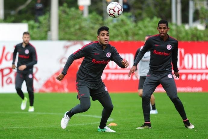 Centroavante cobrou resposta coletiva do Inter &agrave; fase ruim