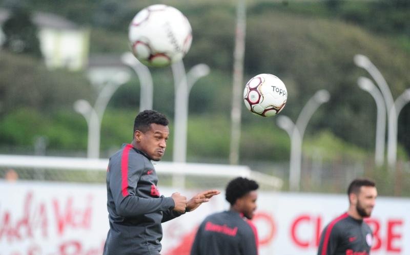 Edenilson disse que Inter precisa ter medo de perder na S&eacute;rie B