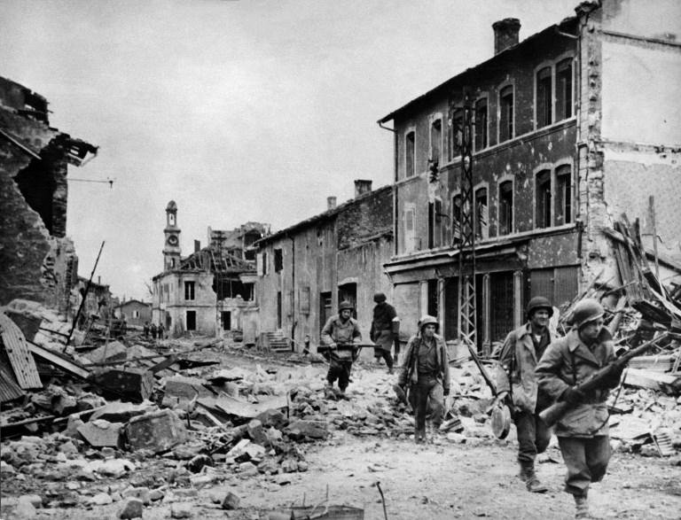 Artefatos explosivos lan&ccedil;ados pelos aliados contra a Alemanha nazista durante a Segunda Guerra Mundial ainda s&atilde;o encontrados com frequ&ecirc;ncia