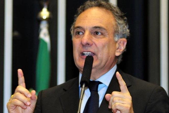 Posi&ccedil;&atilde;o pelo desembarque &eacute; majorit&aacute;ria entre os tucanos e que o voto tamb&eacute;m deve ser liberado quando a den&uacute;ncia chegar ao plen&aacute;rio