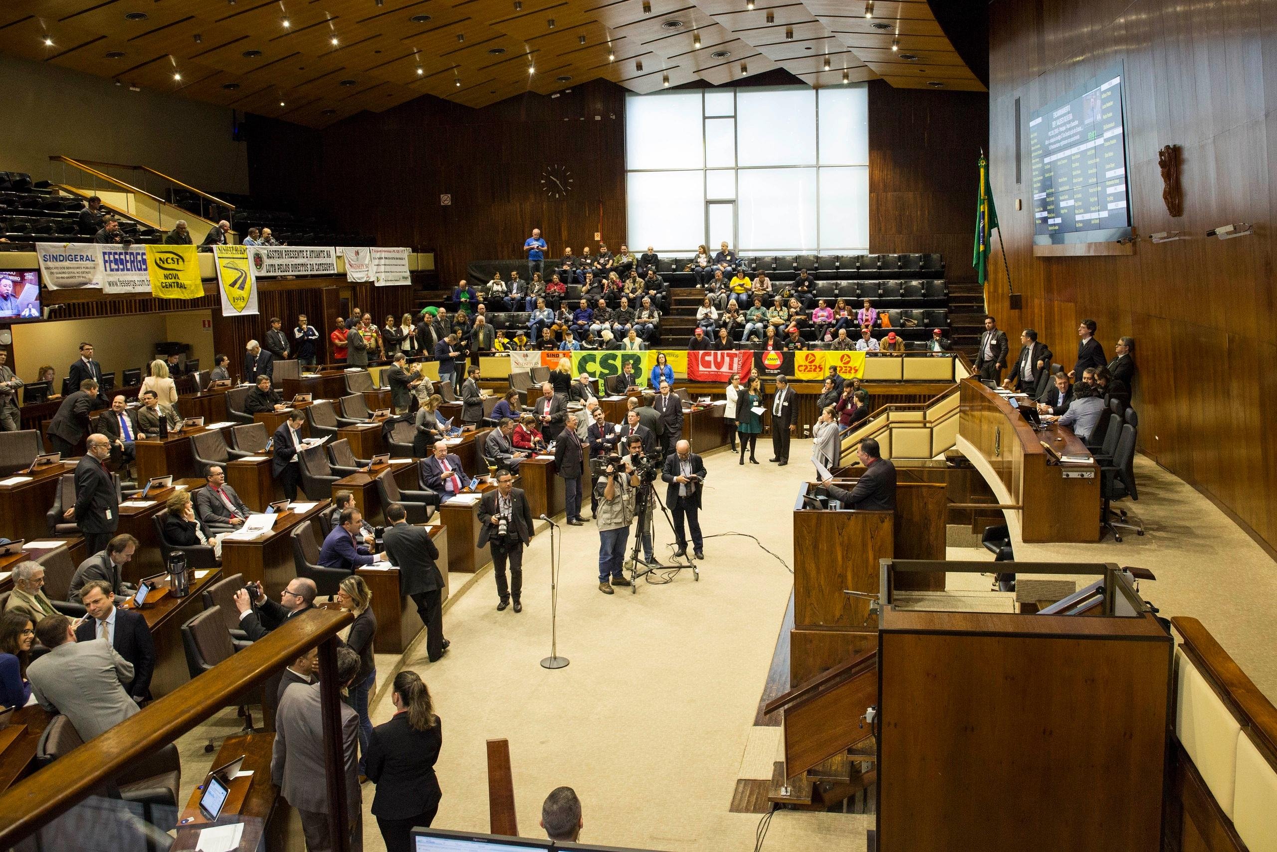 PEC da aposentadoria foi aprovada pela Assembleia nesta quinta