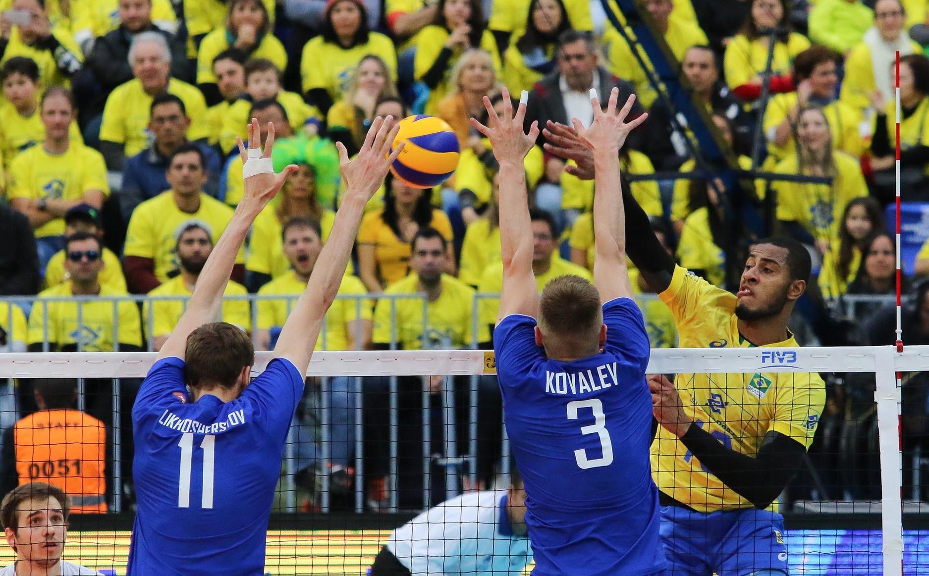 Sele&ccedil;&atilde;o brasileira venceu por 3 sets a 2