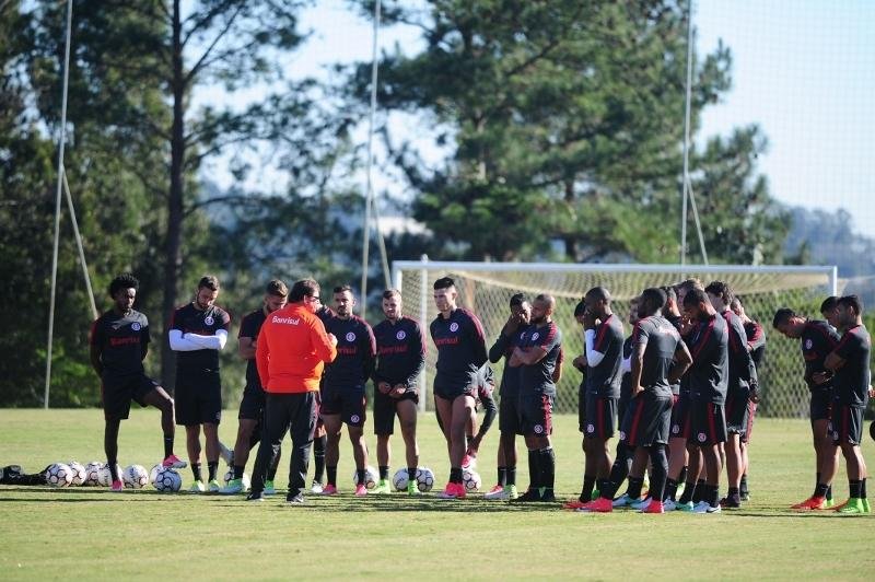 Guto Ferreira ter&aacute; quase todo o elenco &agrave; disposi&ccedil;&atilde;o para jogo contra o Crici&uacute;ma