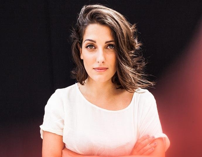 Cantora volta &agrave; Capital com o show "Problema Meu"
