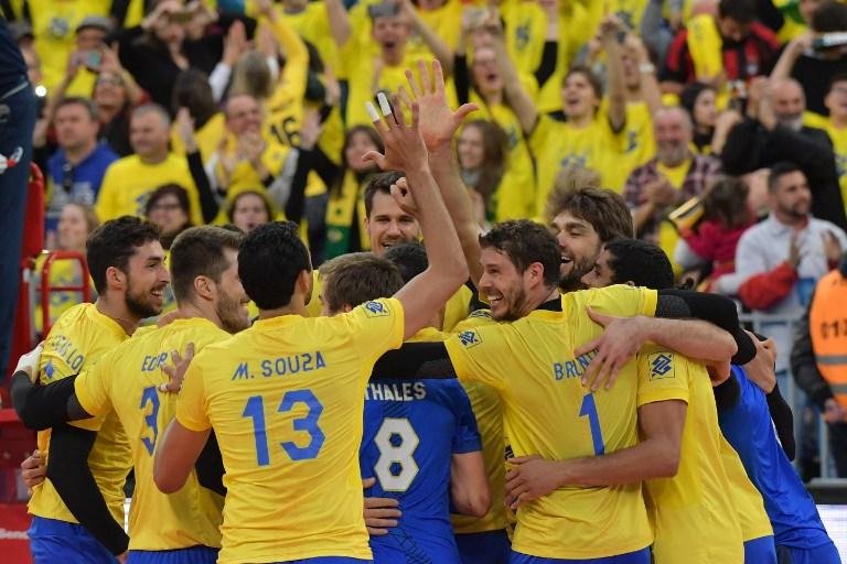 Brasil vence EUA e vai &agrave; final da Liga Mundial de v&ocirc;lei