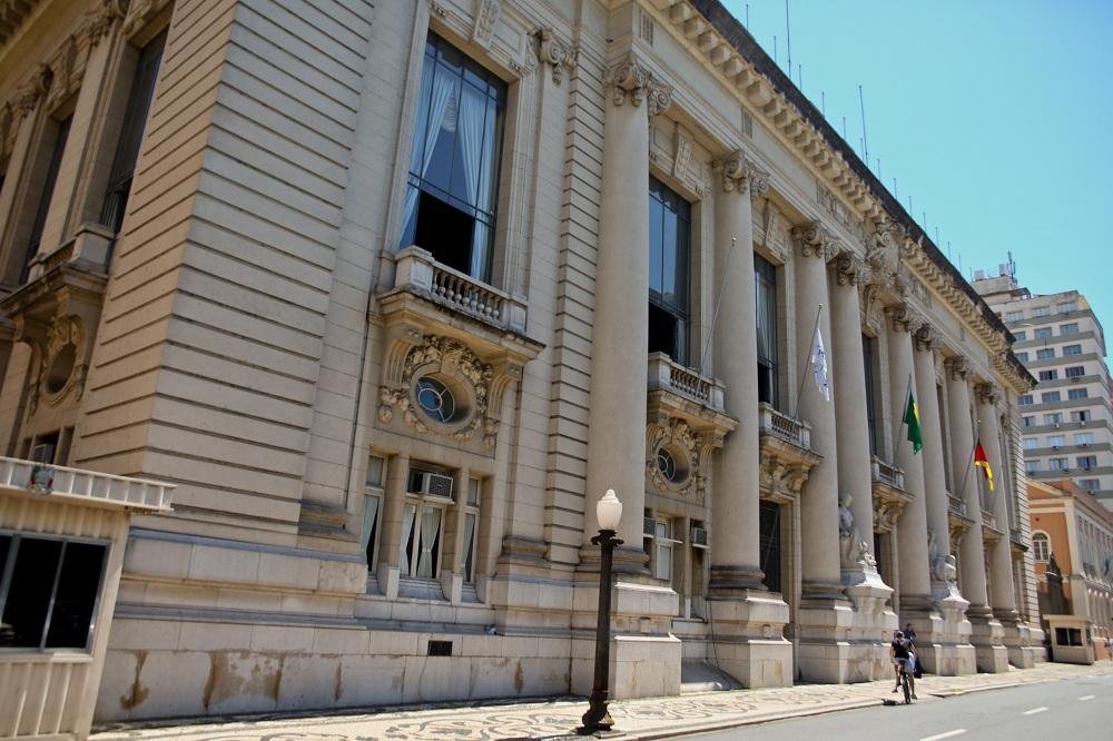 Governo deposita mais R$ 750 e complementa sal&aacute;rios de junho do funcionalismo