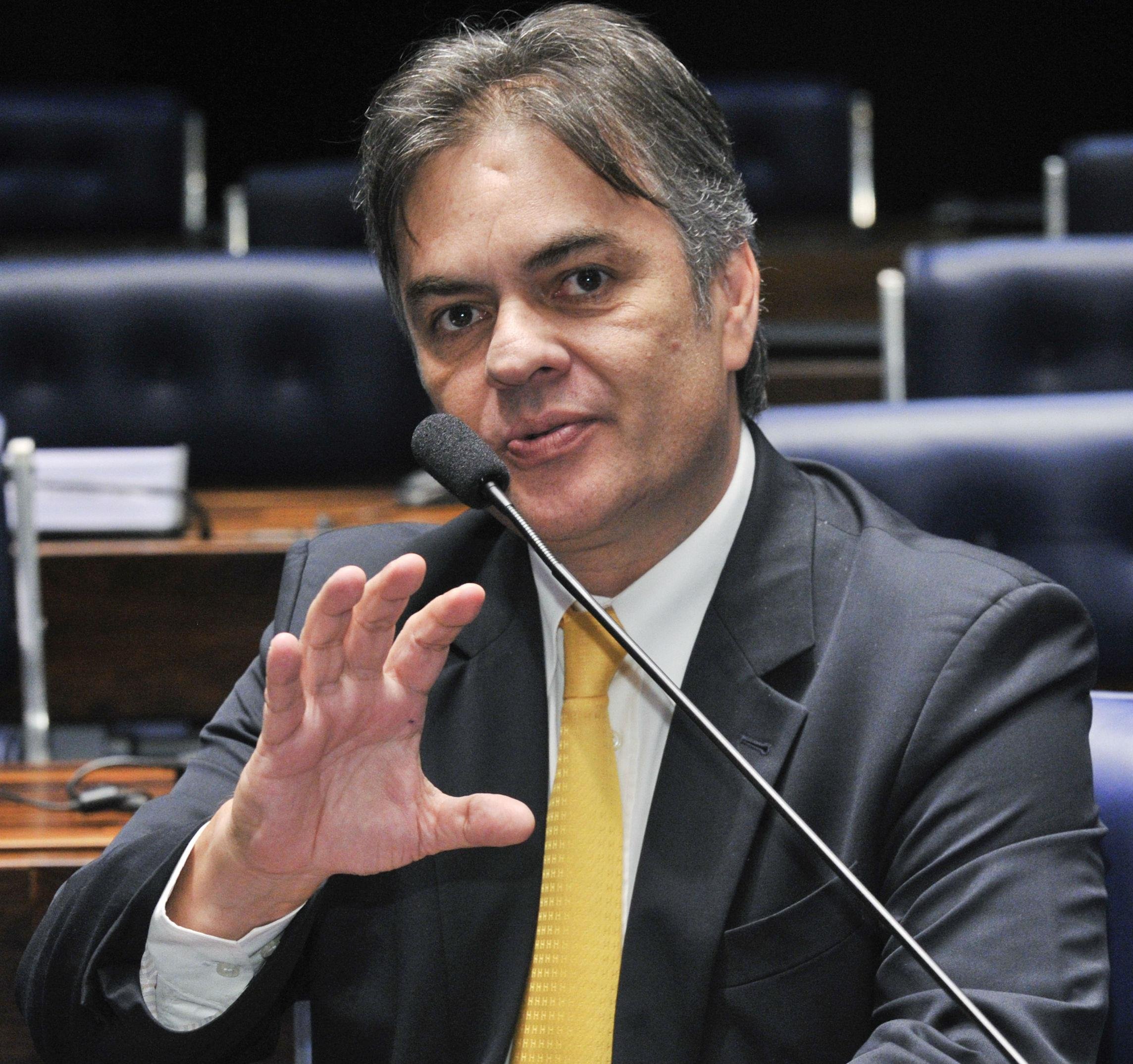 Para C&aacute;ssio Cunha Lima, governo pode estar "diante do in&iacute;cio do fim"