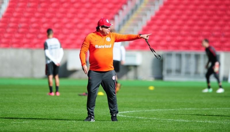 Guto conhece as entranhas do Inter, diz Melo ao negar sa&iacute;da do t&eacute;cnico