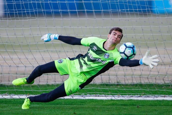 L&eacute;o n&atilde;o demonstrou preocupa&ccedil;&atilde;o com a chegada de mais um goleiro ao Gr&ecirc;mio