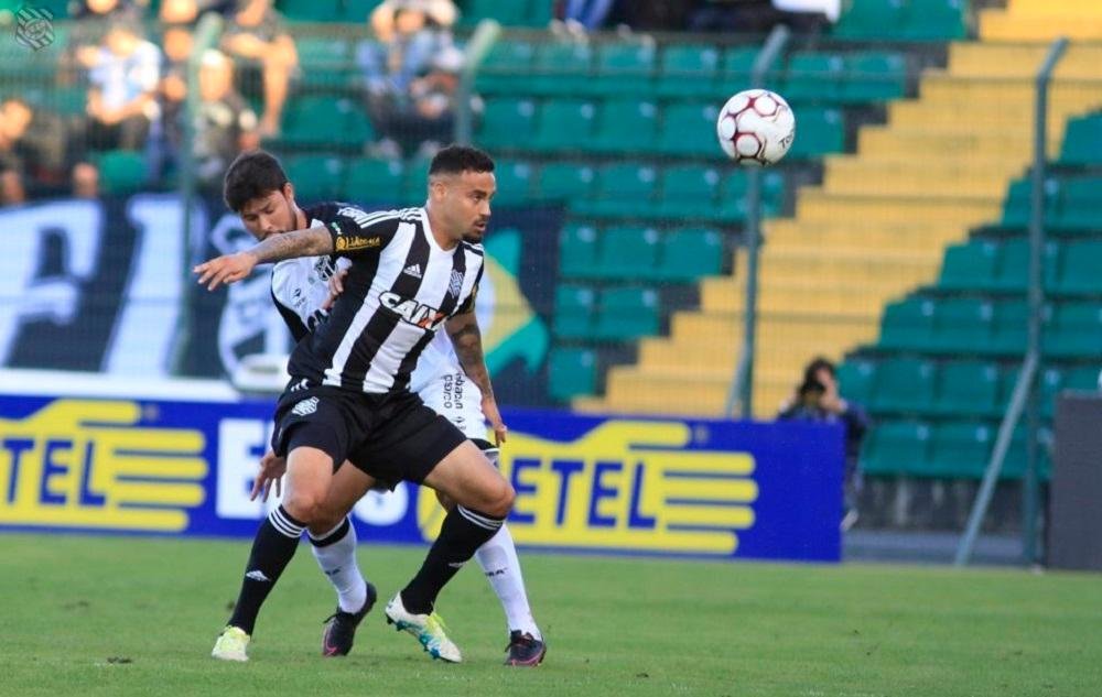 Figueirense perde para Cear&aacute; e continua na zona de rebaixamento da S&eacute;rie B