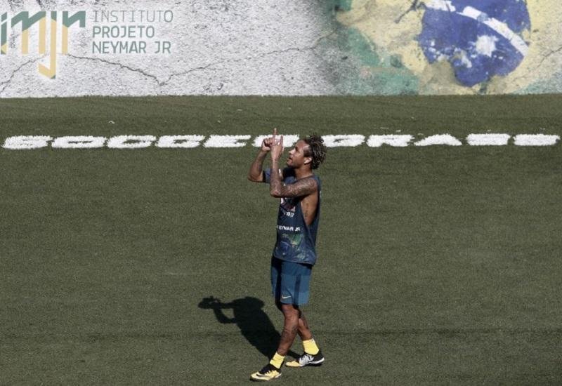 Neymar diz que hexa est&aacute; muito perto
