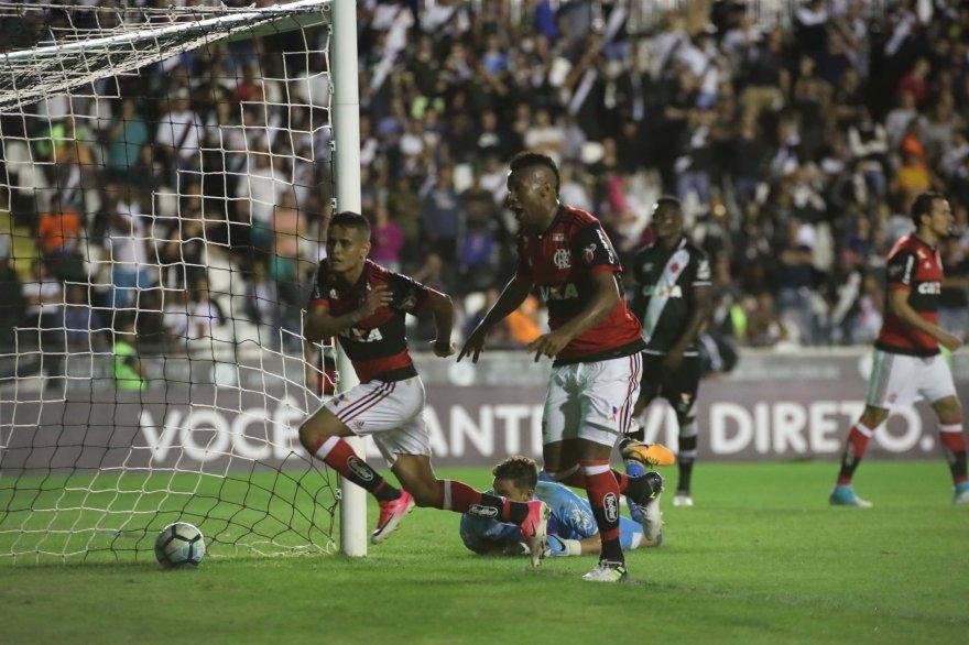 Cariocas aplicaram 1 a 0 em jogo muito tenso, Tricolor pode responder contra Ava&iacute; no domingo