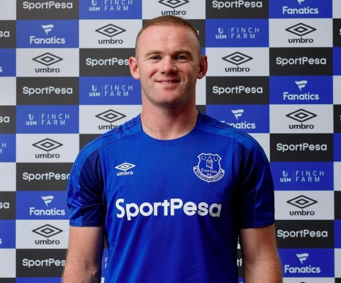 Everton publicou imagens celebrando a volta de Rooney