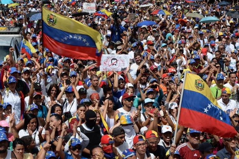 Venezuela completa 100 dias de protestos