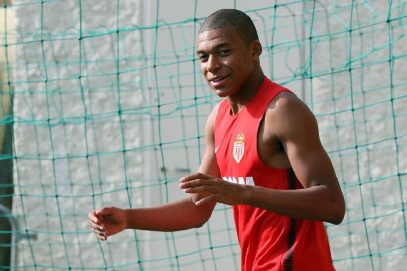 Ars&egrave;ne Wenger elogia jovem Kylian Mbapp&eacute;