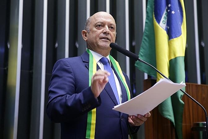 L&iacute;der da maioria, Lelo Coimbra (PMDB-ES), uma das premissas &eacute; que Rodrigo Janot afirmou que tinha &acute;prova sat&acirc;nica&acute; contra Temer