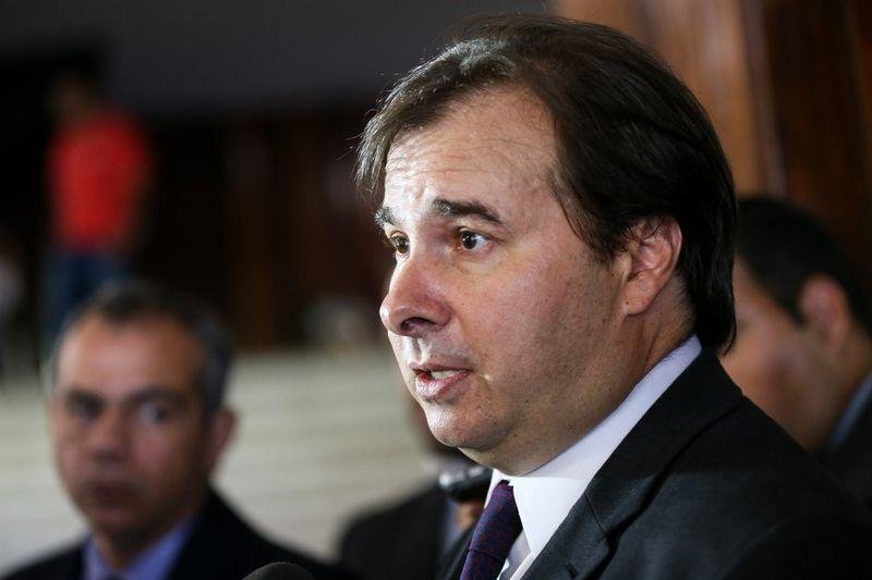 Para o presidente da C&acirc;mara, "o Brasil n&atilde;o pode parar" por causa da tramita&ccedil;&atilde;o do processo
