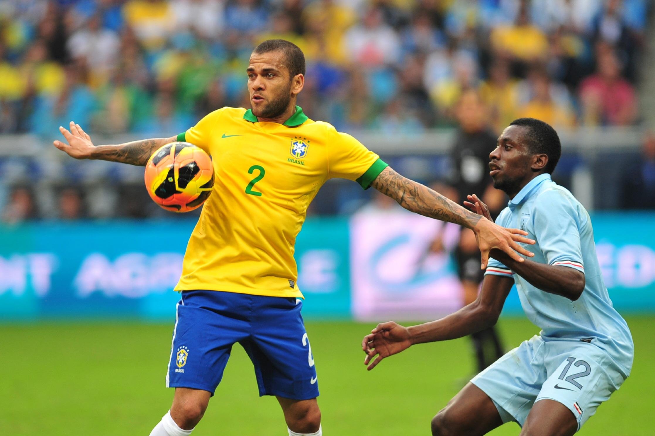 Jogador assina contrato de dois anos com time franc&ecirc;s