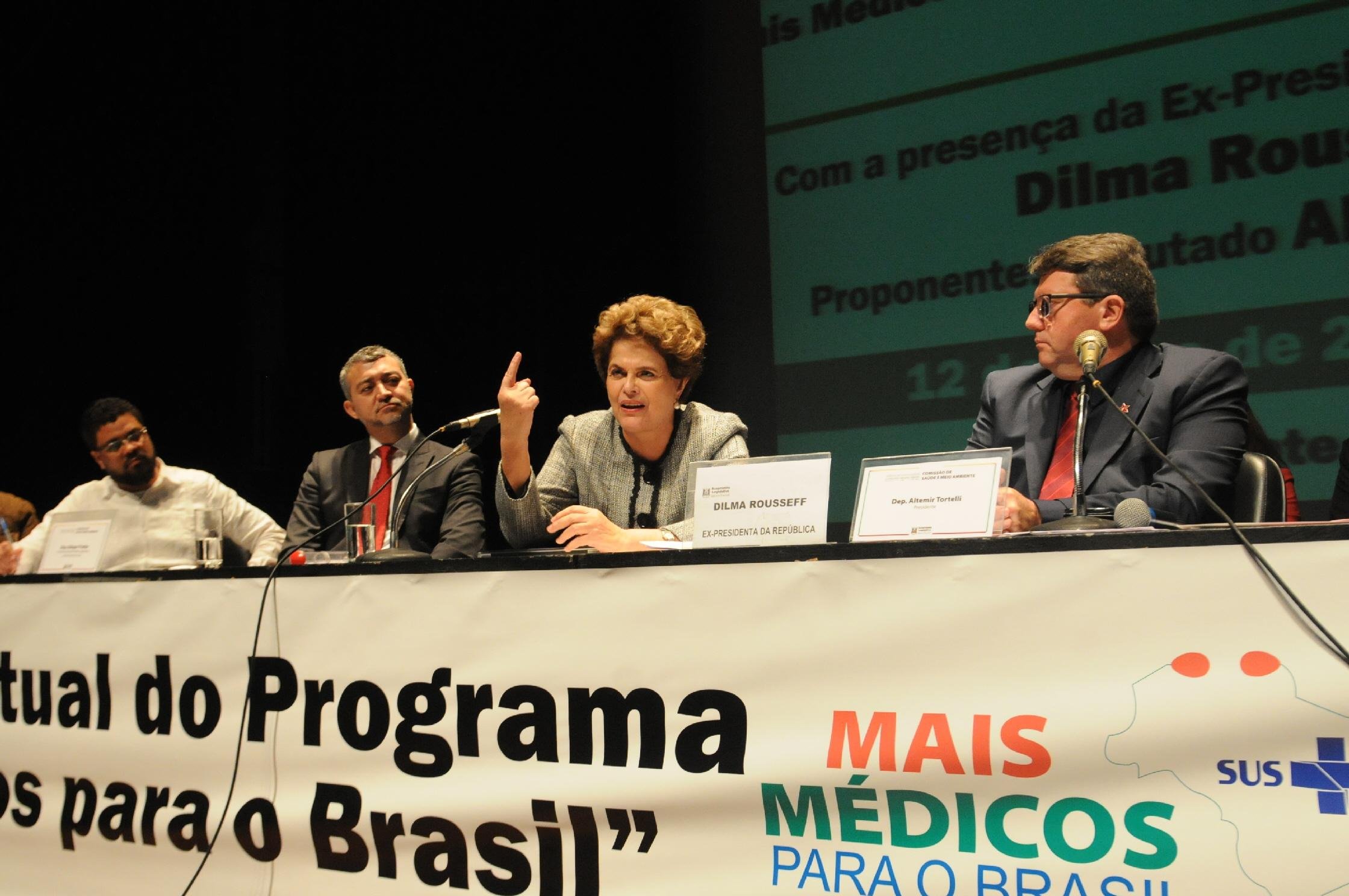 Dilma participou de audi&ecirc;ncia da Comiss&atilde;o de Sa&uacute;de da Casa que tratou sobre o Mais M&eacute;dicos na Assembleia Legislativa