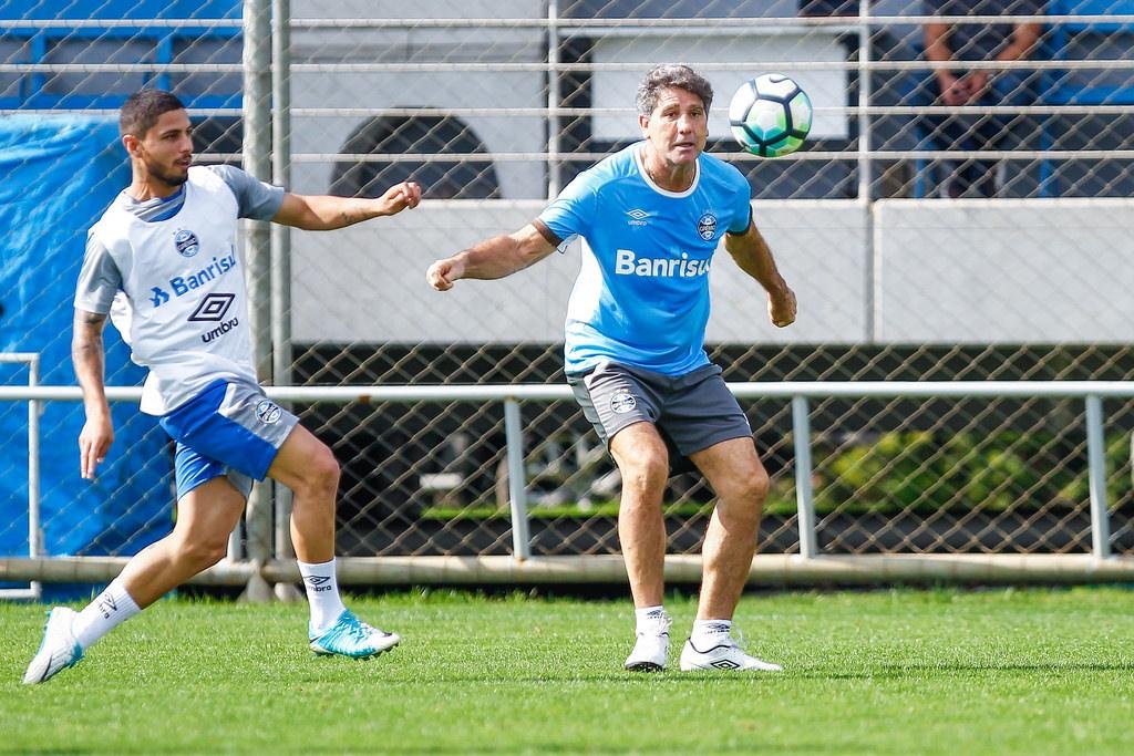Renato garantiu que Luan est&aacute; focado no Gr&ecirc;mio