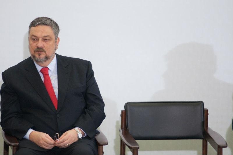 Presidente do STJ mant&eacute;m pris&atilde;o de Antonio Palocci