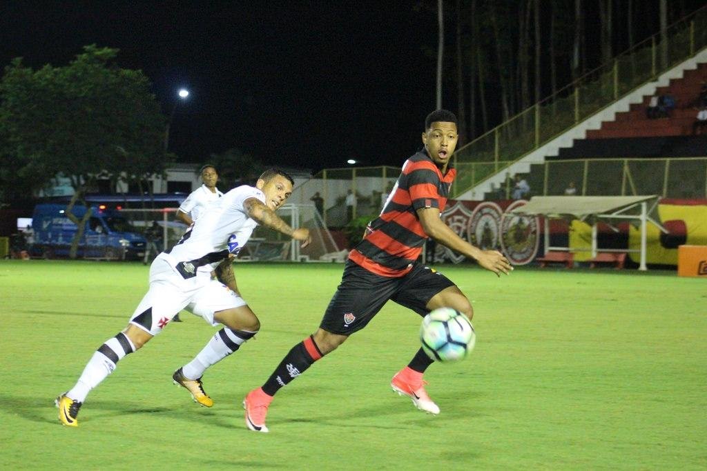 Time carioca aplicou 4 a 1 em Salvador e se aproximou do G6