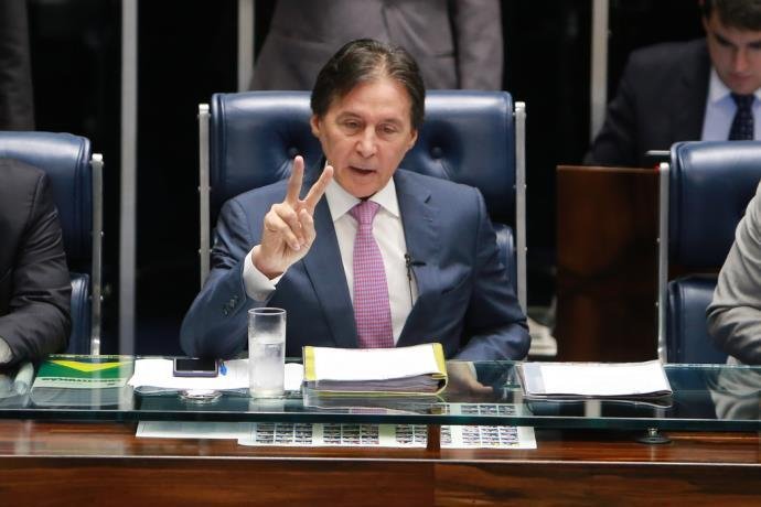 Eun&iacute;cio Oliveira apela a parlamentares para votarem LDO nesta quinta-feira