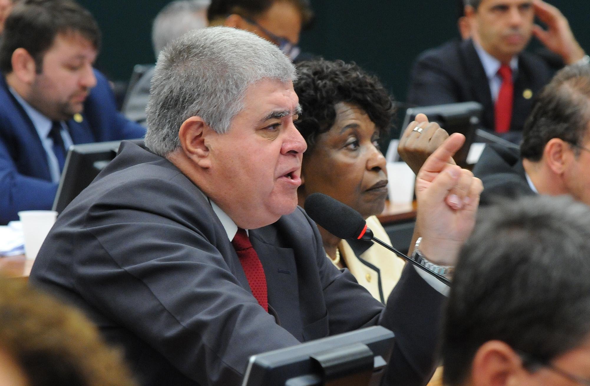 Vice-l&iacute;der do PMDB na C&acirc;mara, Carlos Marun, emitiu nota descartando essa possibilidade