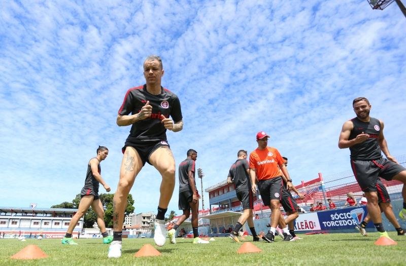 Inter busca equil&iacute;brio na S&eacute;rie B