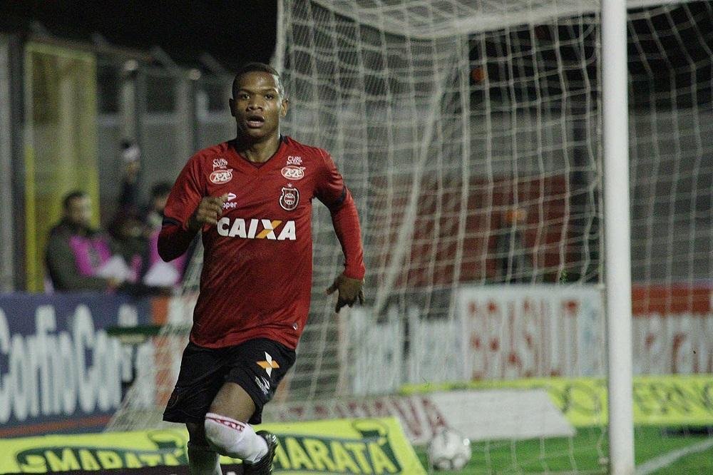 Na ter&ccedil;a-feira, o Brasil venceu o Oeste e aliviou a press&atilde;o sobre a equipe