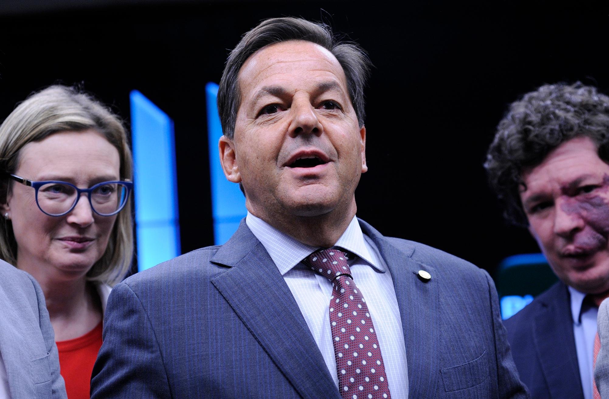 PMDB avalia retirar deputado Sergio Zveiter da CCJ 