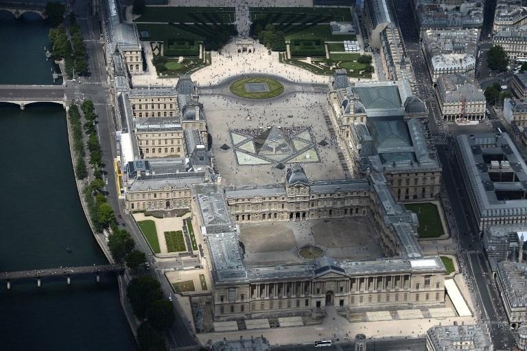 Pinturas do Louvre foram danificadas ap&oacute;s forte chuva