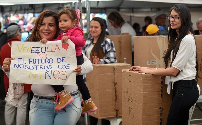 Plebiscito simb&oacute;lico contra o presidente Nicol&aacute;s Maduro e sua convoca&ccedil;&atilde;o de uma Assembleia Constituinte ocorre neste domingo