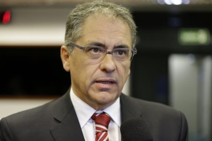L&iacute;der do PT na C&acirc;mara negou ainda que bancada do PT possa estar se isolando dos demais partidos de oposi&ccedil;&atilde;o no Congresso