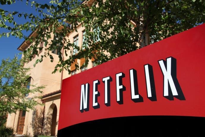 Netflix ultrapassa 100 milh&otilde;es de assinantes e a&ccedil;&otilde;es disparam