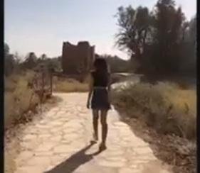 Jovem foi presa por n&atilde;o estar usando traje tradicional destinado &agrave; mulheres no pa&iacute;s