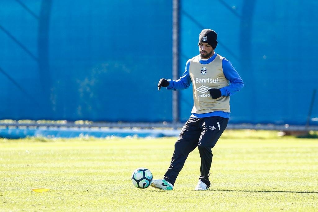 Maicon retorna ao time do Gr&ecirc;mio contra o Vit&oacute;ria