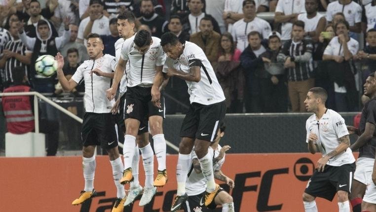 O time paulistano agora soma 37 pontos contra 31 dos gremistas