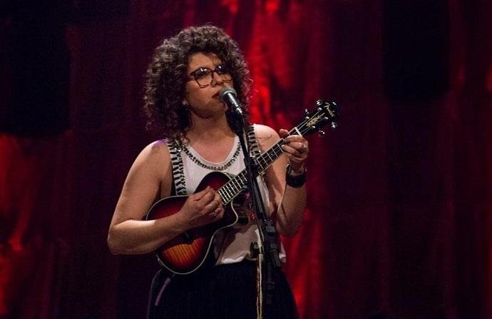 Artista performa pela primeira vez no Rio Grande do Sul