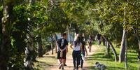 Muitos gaúchos aproveitaram a tarde de sol em Porto Alegre para passear nos parques