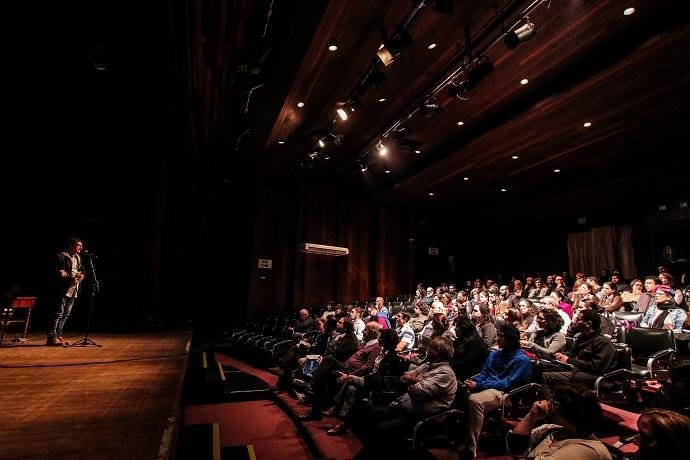 Teatro Renascen&ccedil;a &eacute; um dos palcos do evento que prossegue at&eacute; domingo