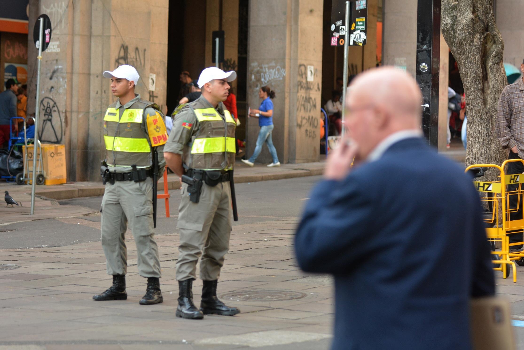 Novos brigadianos come&ccedil;am a ser vistos nas ruas