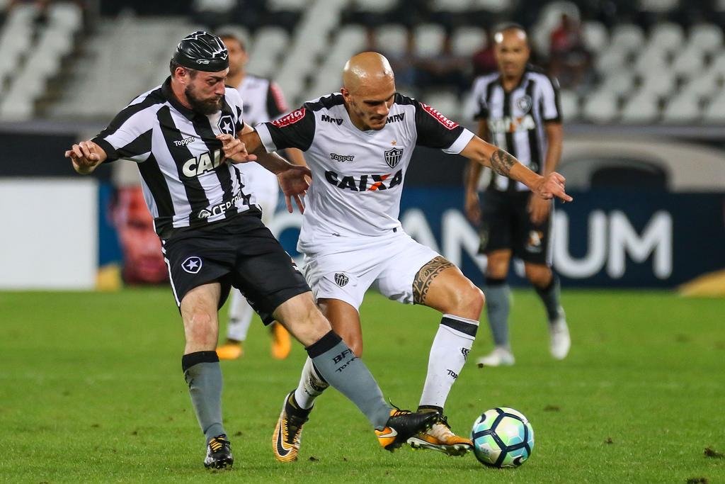 Joel Carli, Roger e Gilson marcaram os gols da partida 