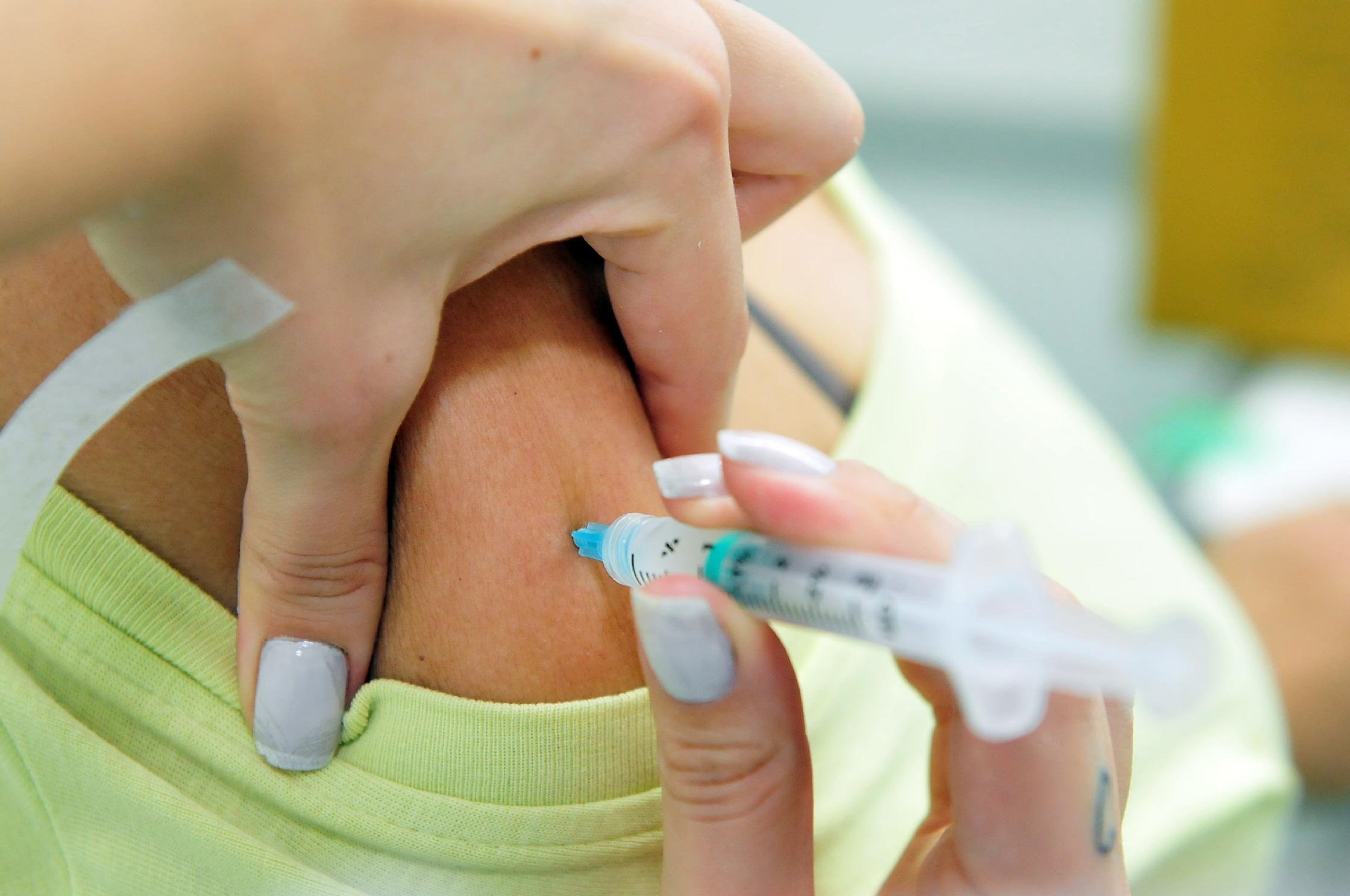 Vacina dispon&iacute;vel no SUS &eacute; a melhor estrat&eacute;gia de preven&ccedil;&atilde;o contra a doen&ccedil;a