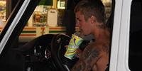 Acidente ocorreu na última quarta-feira quando Bieber deixava uma igreja em Beverly Hills